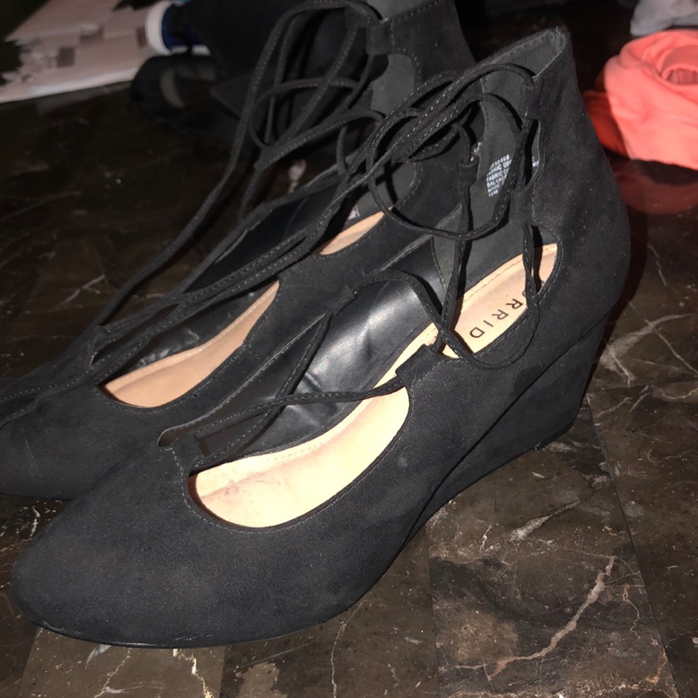 Black lace up wedges size 11